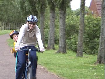 Cycling alongside the Grand Union canal Cycling alongside the Grand Union canal