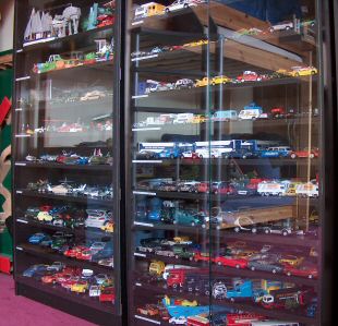 Display cabinets with doors closed